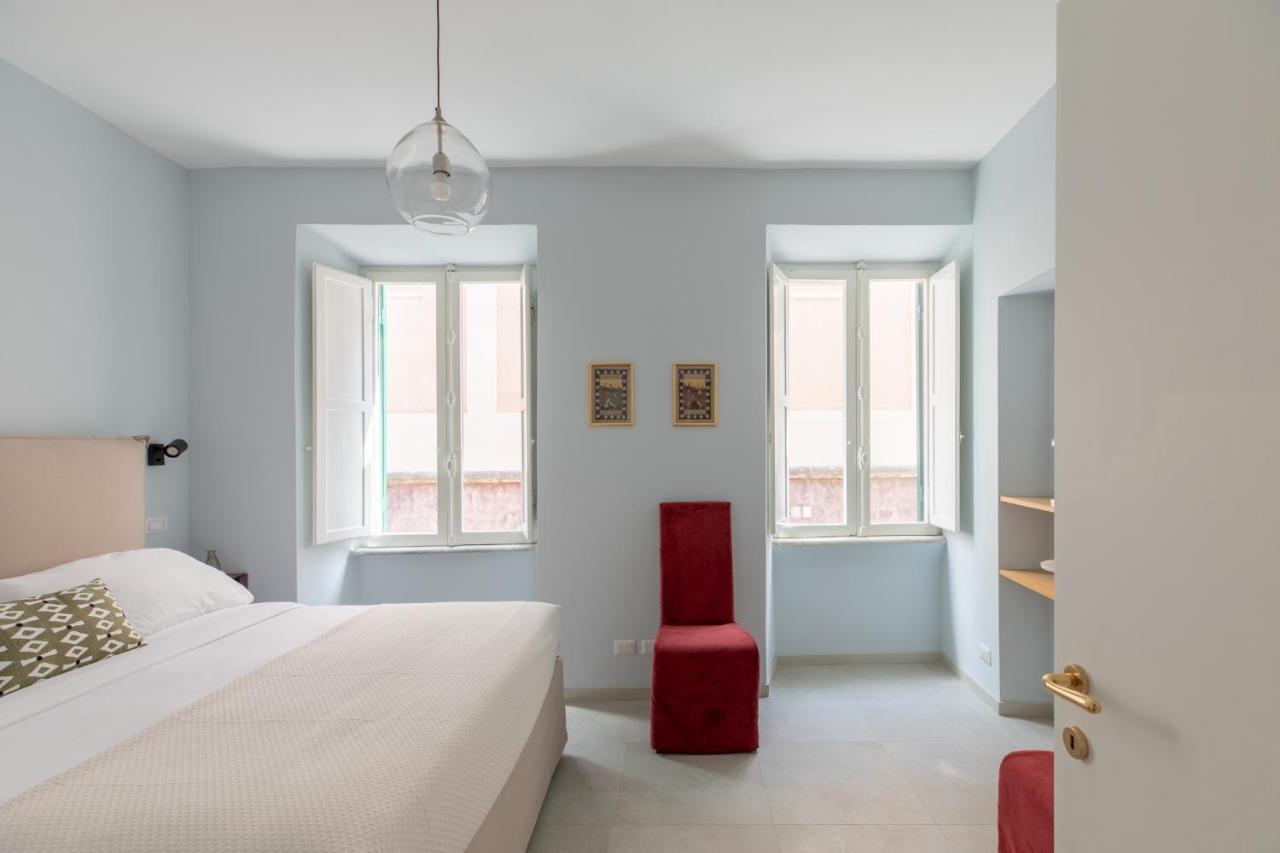 Iflat Lovely In Trevi Fons Trevi II — Photos 2