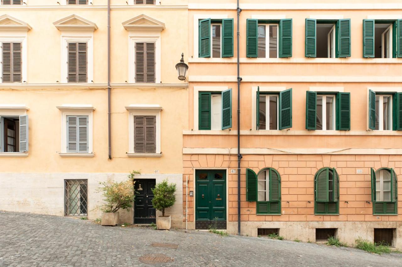 Iflat Lovely In Trevi Fons Trevi II, Rome